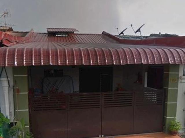 Terraced House for sale in Malaka