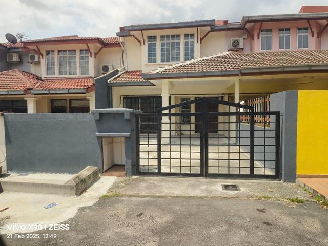 Terraced House for sale in Seri Kembangan, Majlis Bandaraya Subang Jaya