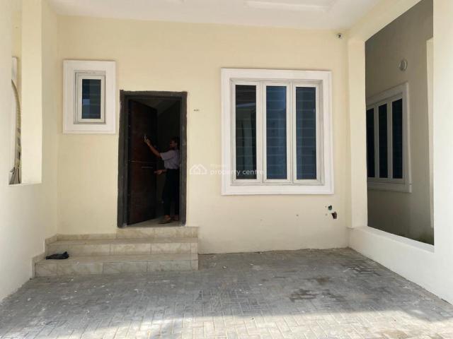 Detached house for sale in Eti Osa, Lagos