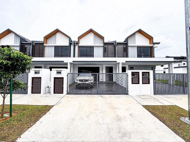 Terraced House for sale in Tanjong Sepat, Selangor