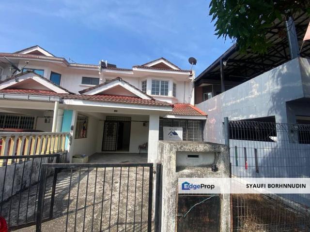 House for sale in Seri Kembangan, Majlis Bandaraya Subang Jaya