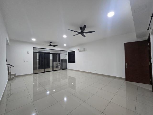 Townhouse for rent in Kajang, Langat