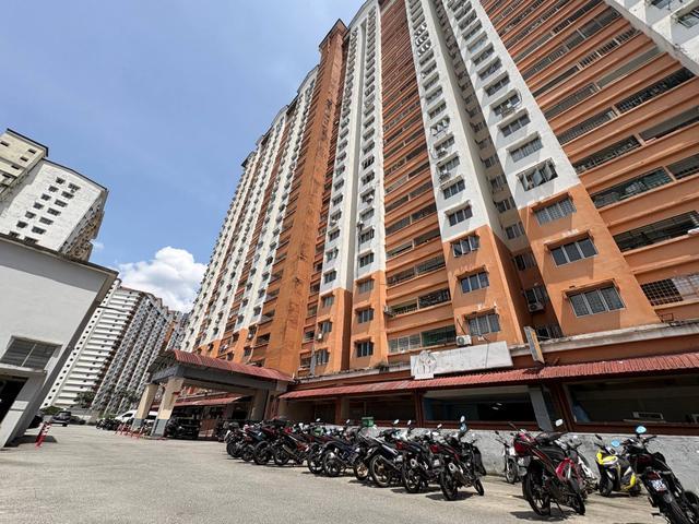 Apartment for sale in Petaling, Damansara Damai