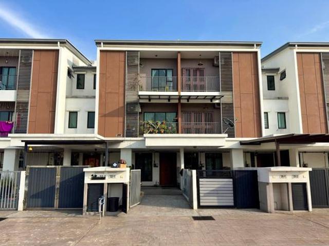 Townhouse for sale in Petaling, Subang Jaya