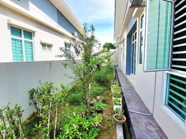 Bungalow for sale in Wellesley, Penang