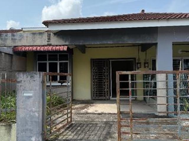 Terraced House for sale in Gedong