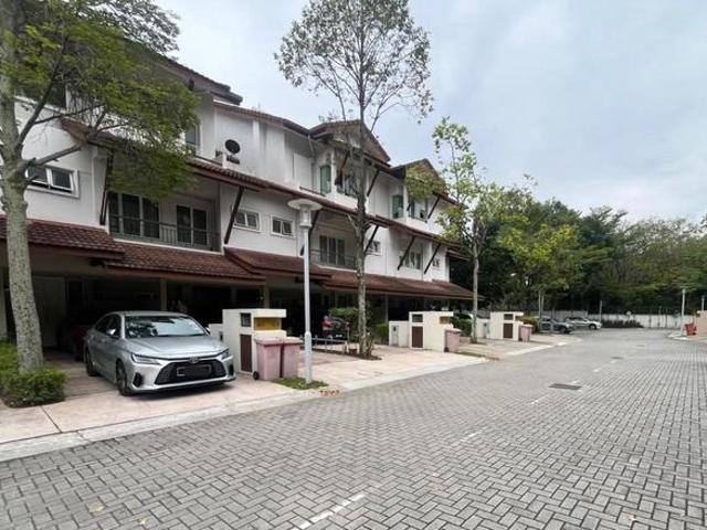 Townhouse for sale in Petaling, Damansara Damai