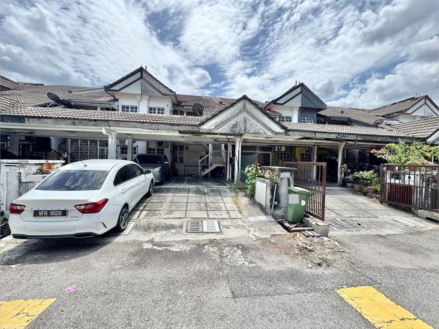 Townhouse for sale in Country Heights Damansara, Kuala Lumpur