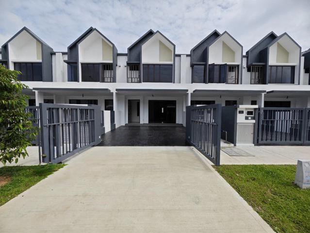 Terraced House for sale in Tanjong Sepat, Selangor