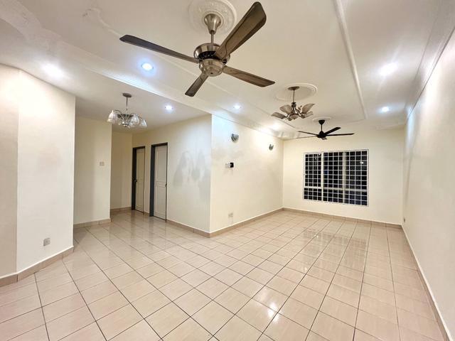Condominium for sale in Petaling, Alam Impian