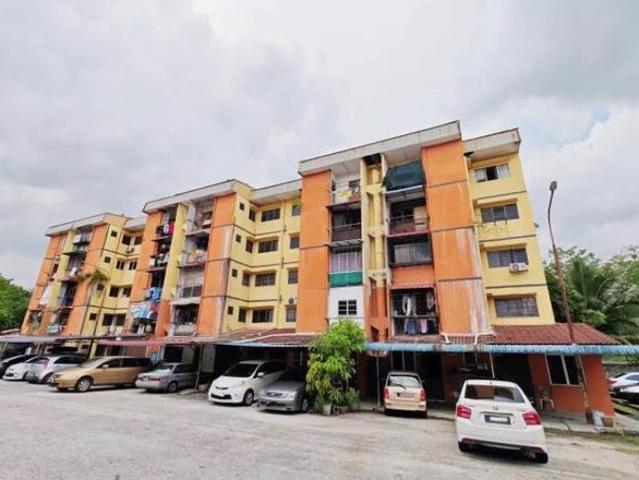 Flat for sale in Petaling, Alam Impian