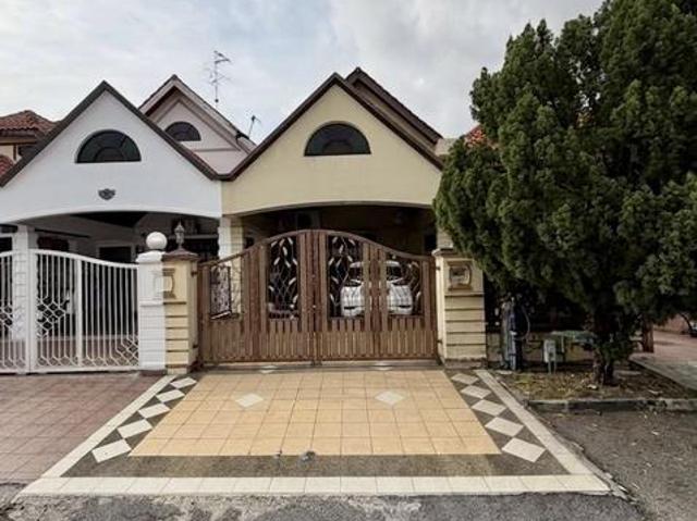 Terraced House for sale in Ulu Tiram, Johor