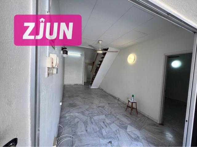Terraced House for rent in Barat Daya, George Town