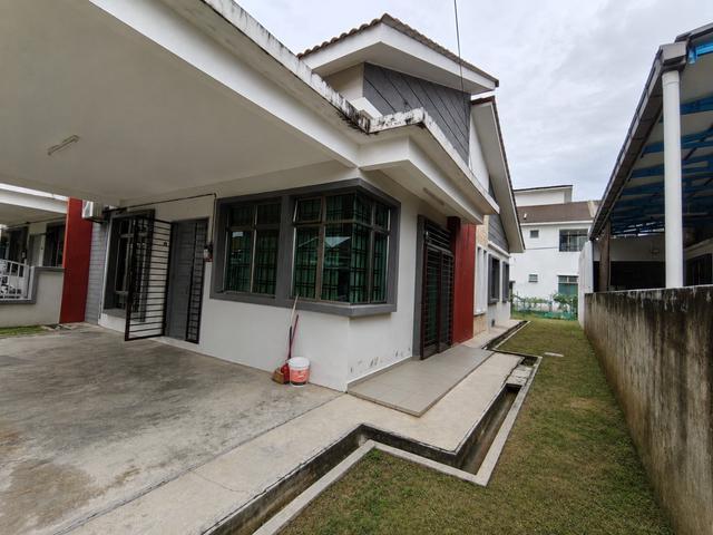 Residential House for sale in Malaka