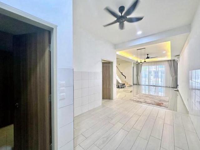 Terraced House for sale in Tanjong Sepat, Selangor