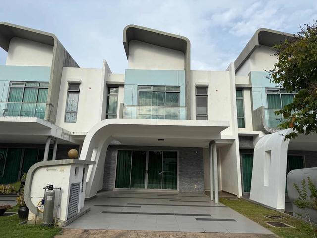 Terraced House for sale in Tanjong Sepat, Selangor