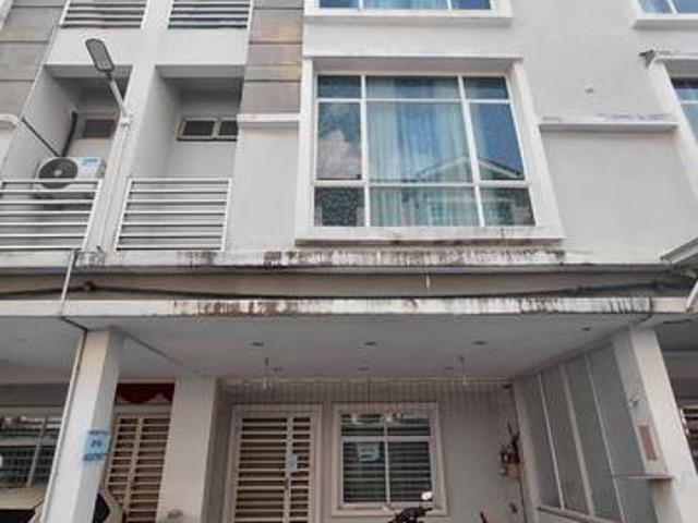 Townhouse for sale in Mukim 13, Georgetown