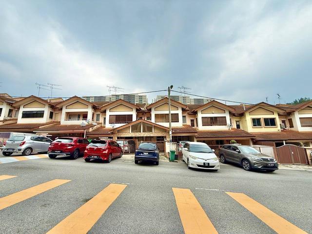 Townhouse for sale in Majlis Perbandaran Selayang, Gombak