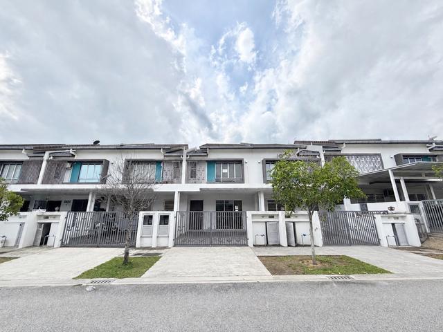Terraced House for sale in Tanjong Sepat, Selangor