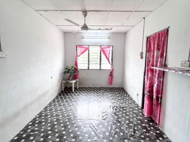 Flat for sale in Seri Kembangan, Majlis Bandaraya Subang Jaya