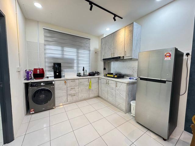 Townhouse for rent in Tanjong Sepat, Selangor