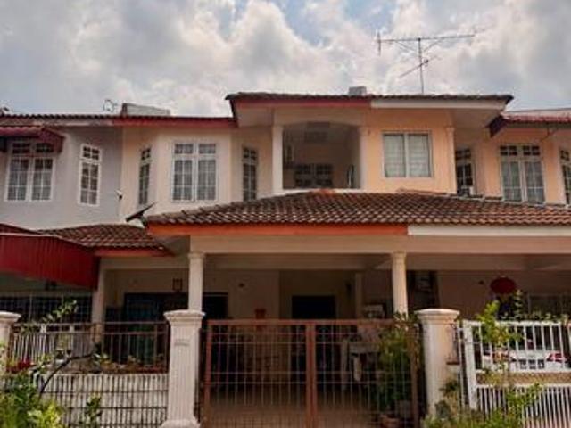 Terraced House for sale in Malaka
