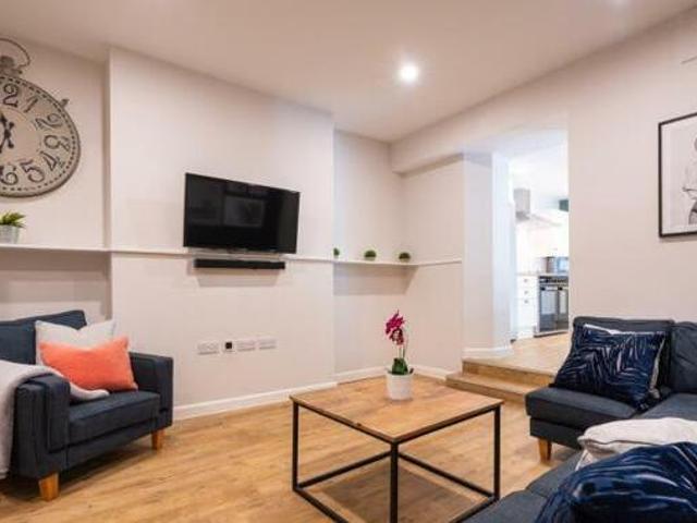 House for rent in Follaton, Strode