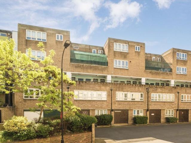Apartment for rent in West Kensington, Greater London