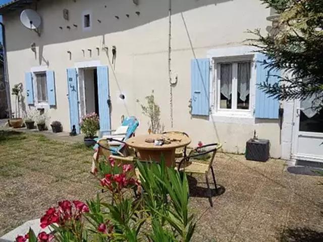 Maison vente à Niort, Chef-boutonne