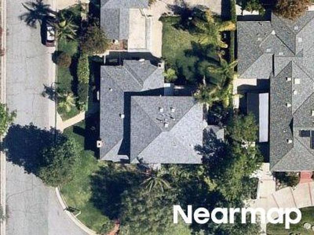 House for sale in La Canada Flintridge, California