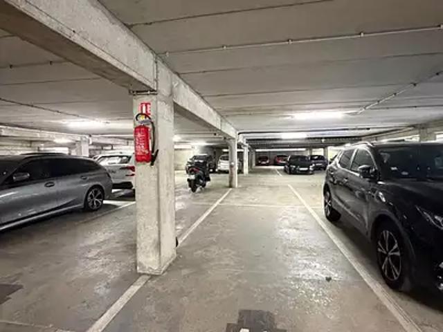 Garage location à Castermant, Chelles