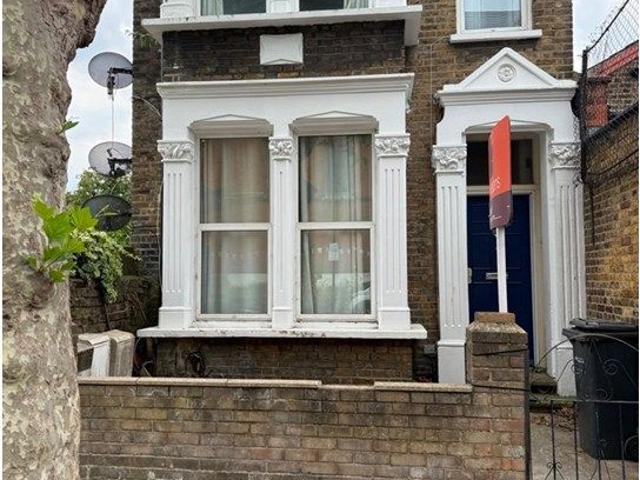 Apartment for rent in Homerton, Greater London