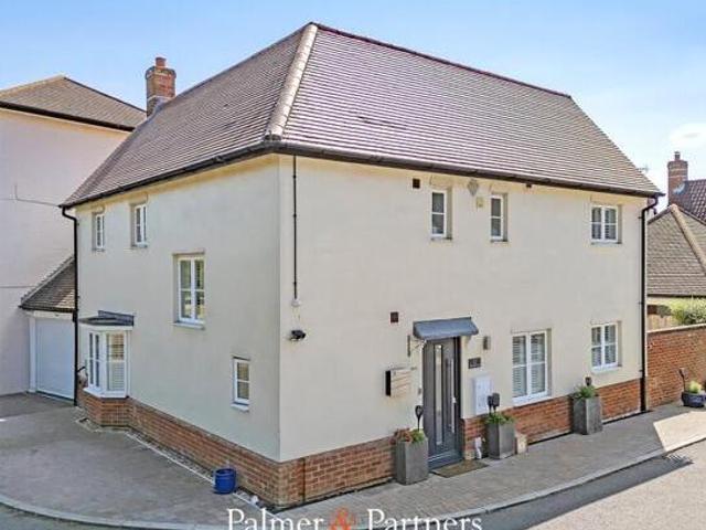 House for sale in Chancellor Park, Chelmsford