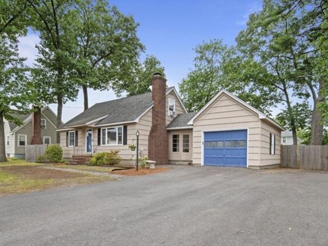 House for sale in Chelmsford, Massachusetts