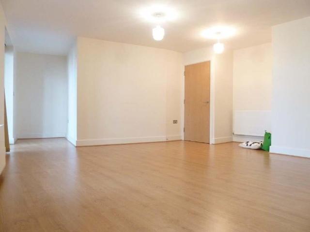 Apartment for rent in Woodcote, Epsom