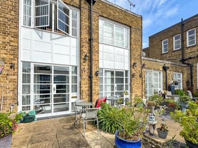 House for sale in Barling
