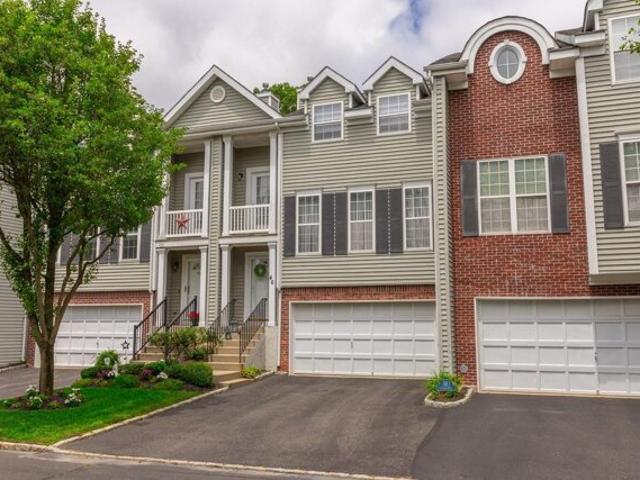 Condo for sale in Smithtown