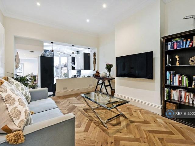 House for rent in Brompton, Greater London