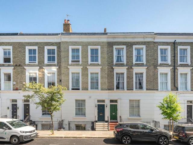 Studio for rent in Brompton, Greater London