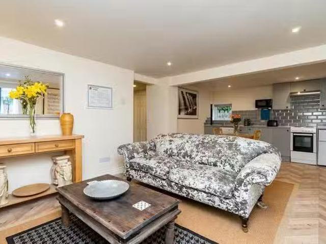 Apartment for rent in Combe Park, Dulcote