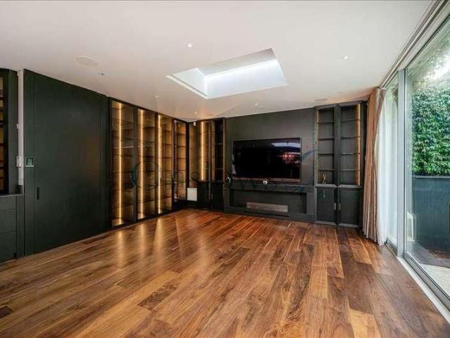 House for rent in Royal Borough of Kensington and Chelsea, Greater London