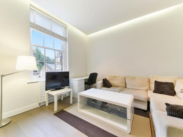 Apartment for rent in Brompton, Greater London