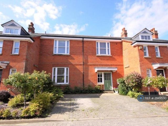 House for rent in Navestock Side, Essex