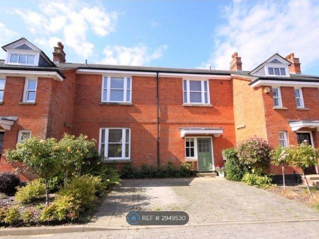 House for rent in Navestock Side, Essex
