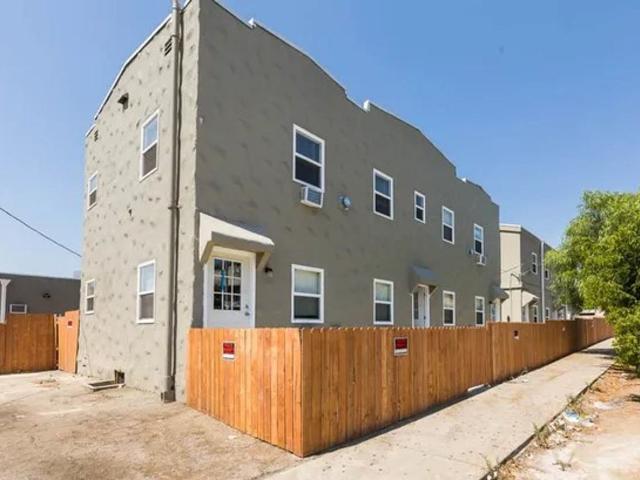 Apartment for rent in Canoga Park, California