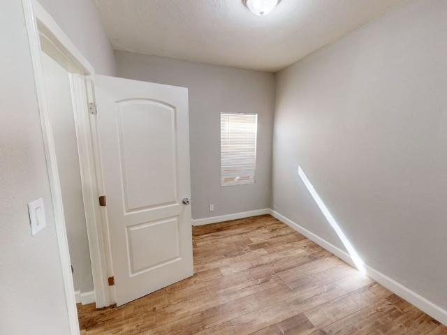 Apartment for rent in Canoga Park, California