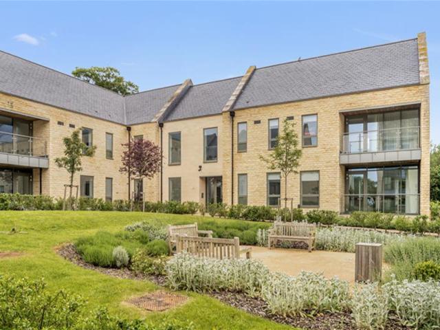 Flat for rent in Beechwood Park, Cotswold