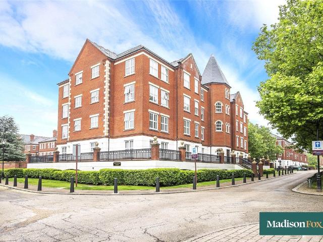 House for rent in Fairlop, Greater London