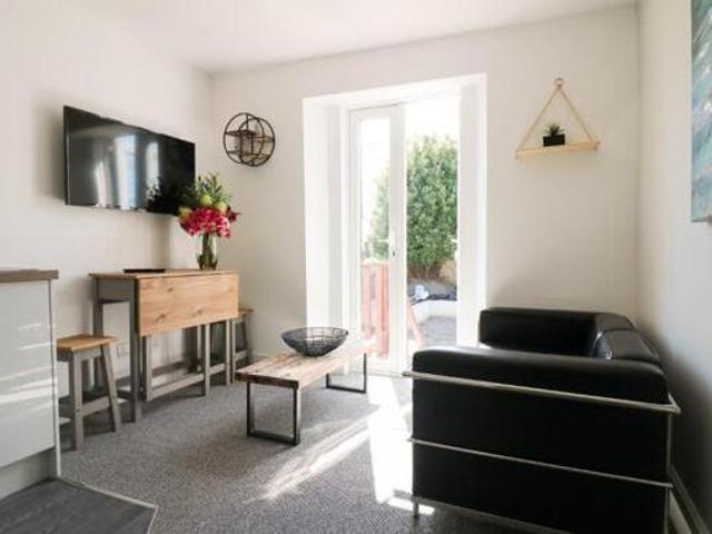 House for rent in Follaton, Strode