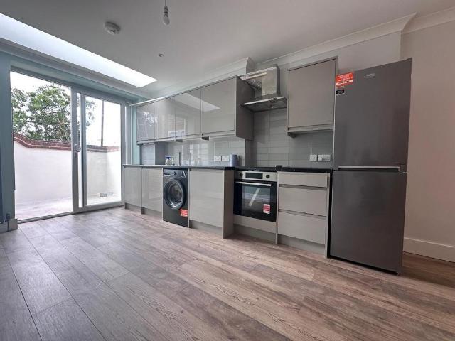 Apartment for rent in Nunhead, Greater London